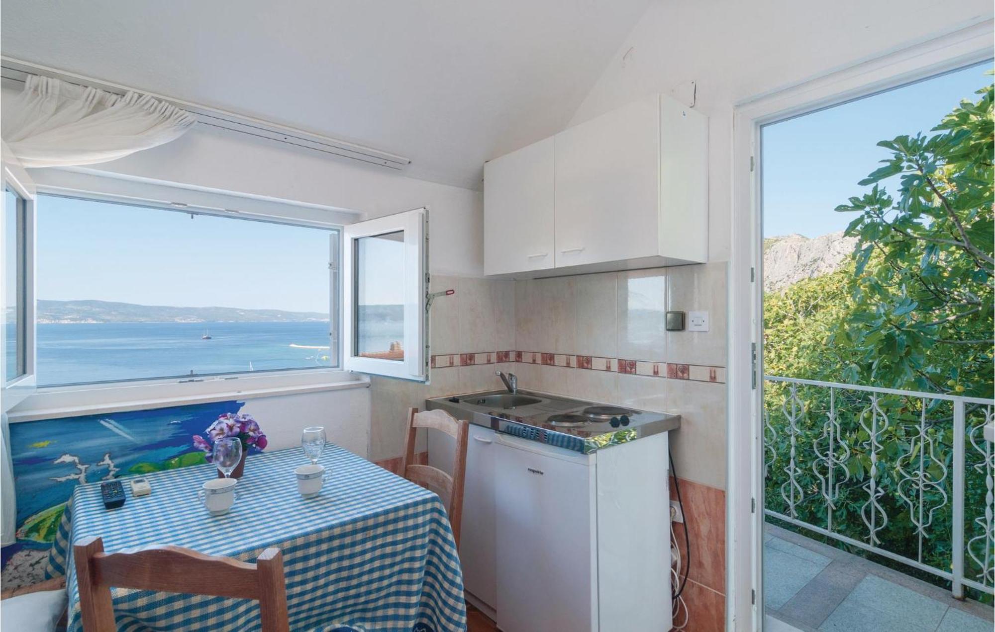 Gorgeous Apartment In Omis With House Sea View 외부 사진