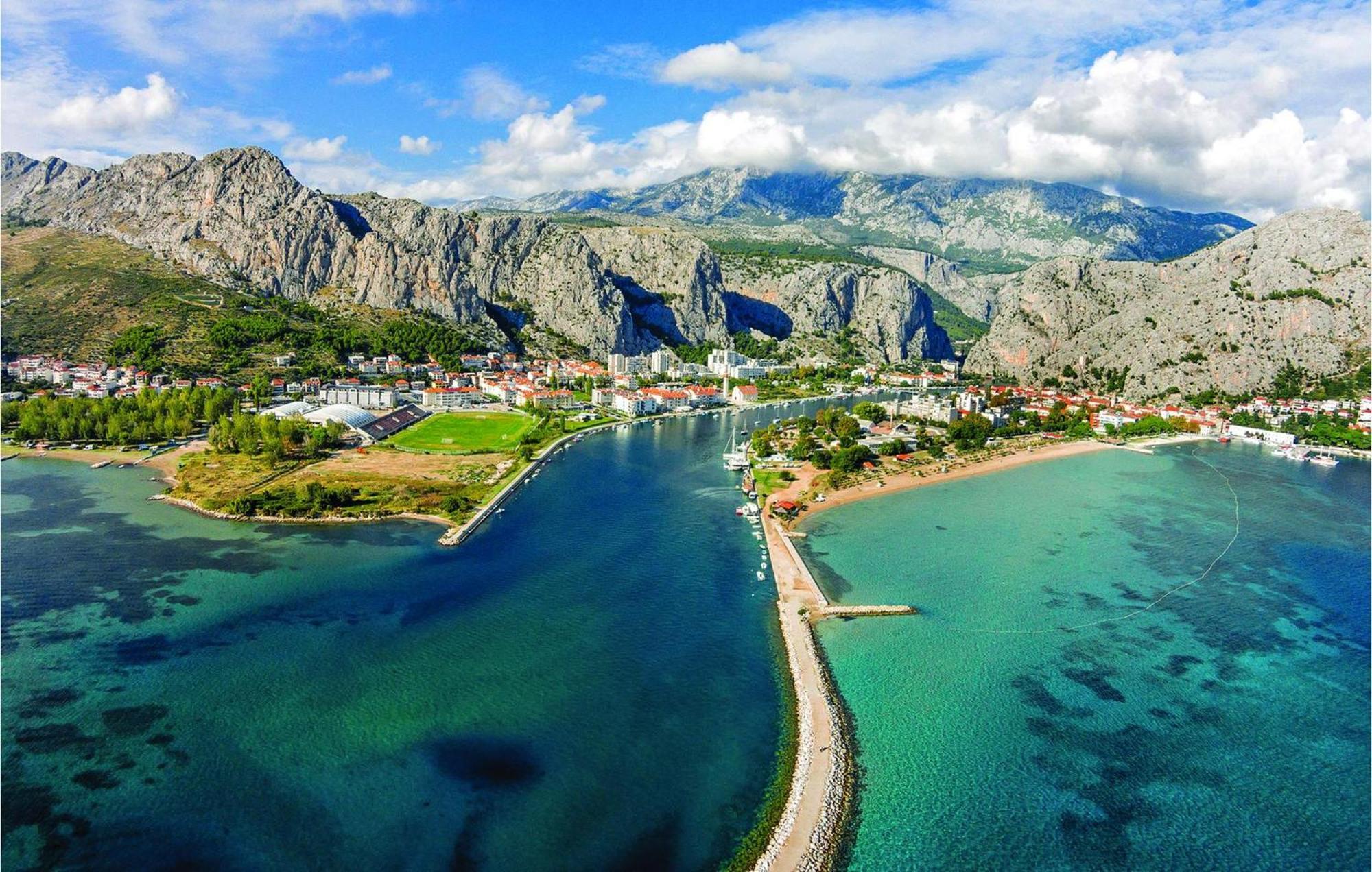 Gorgeous Apartment In Omis With House Sea View 외부 사진